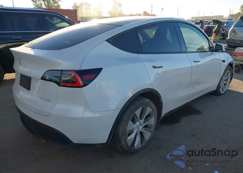 2021 Tesla Model Y Long Range Dual Motor All-Wheel Drive z USA, uszkodzony, nr VIN 5YJYGDEE1MF087375